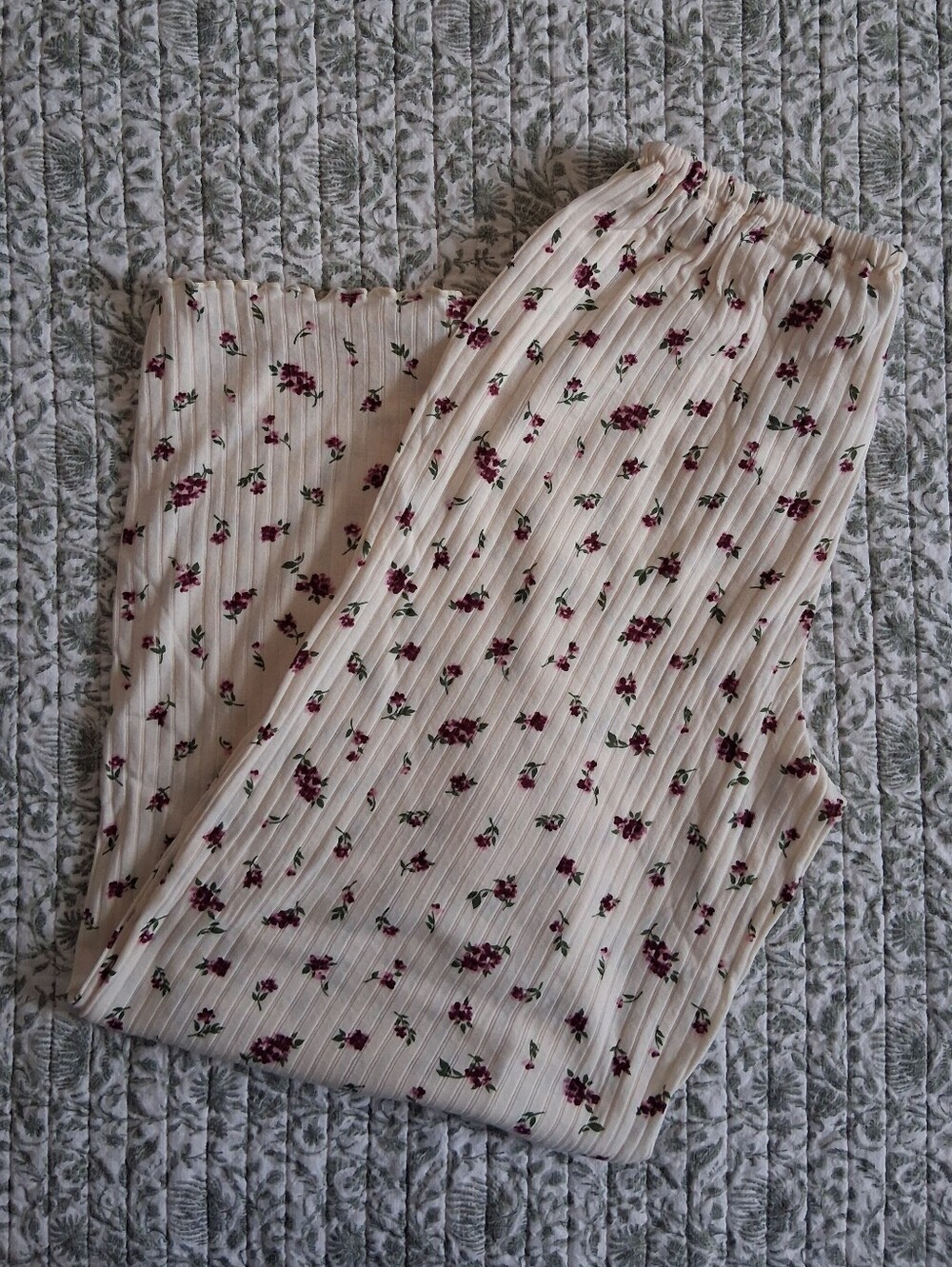 Old Navy 3 Piece Set Cream Floral Pajamas - Picture 2 of 12